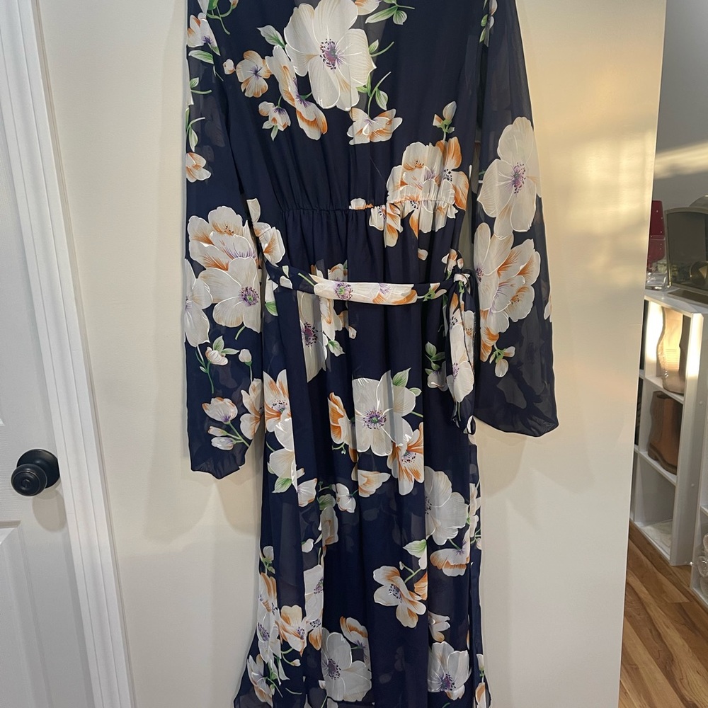 Dress - Picture 3 of 3